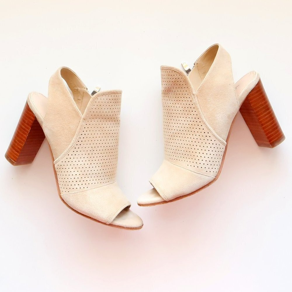 Via Spiga Beige Suede Leather Peep Toe Block Heel Perforated Bootie Shoes 5.5 - Picture 15 of 16